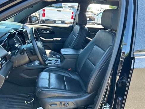 Used 2023 Chevrolet Traverse RS AWD/4WD image 9