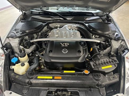 Used 2004 Nissan 350Z Enthusiast w/ Side Airbags Pkg image 7