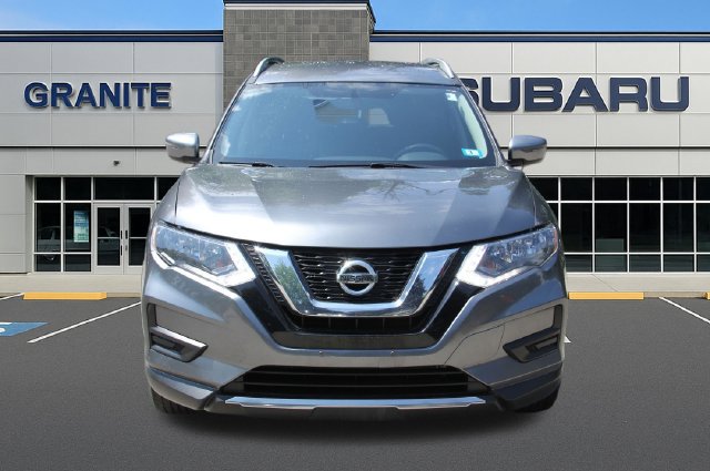 Used 2017 Nissan Rogue SV AWD/4WD image 4