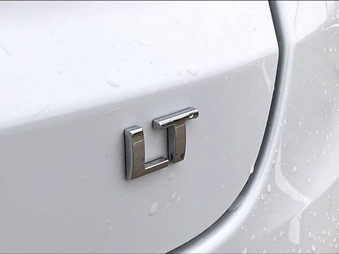 Certified 2025 Chevrolet Trax LT image 11