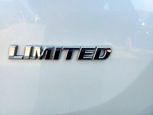 Used 2015 Toyota RAV4 Limited FWD image 7