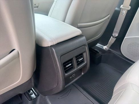 Used 2019 Cadillac XT4 Luxury FWD image 34