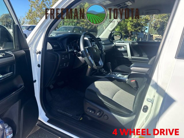 Used 2019 Toyota 4Runner SR5 AWD/4WD image 7