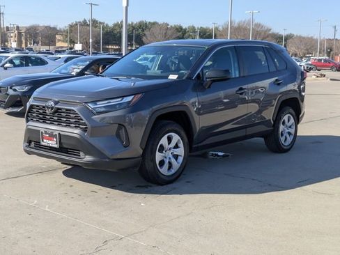 Used 2024 Toyota RAV4 LE image 10