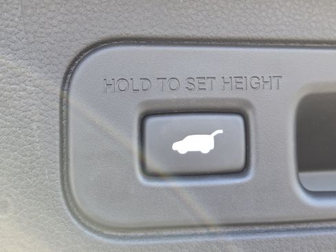 Used 2024 Honda Pilot Touring image 21