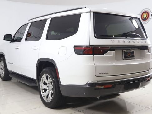 Used 2022 Jeep Wagoneer Series II AWD/4WD image 4