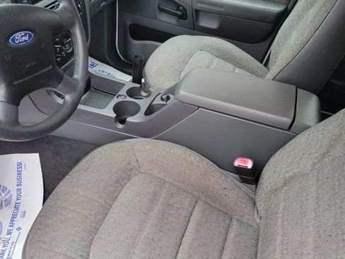 Used 2005 Ford Explorer Sport XLS image 3