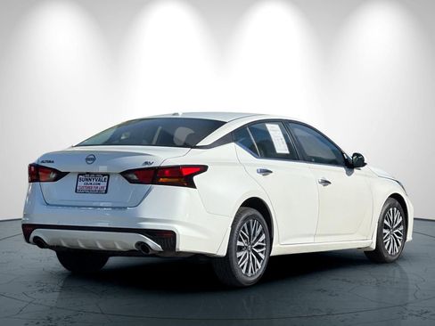 Used 2023 Nissan Altima 2.5 SV w/ SV Premium Package image 4