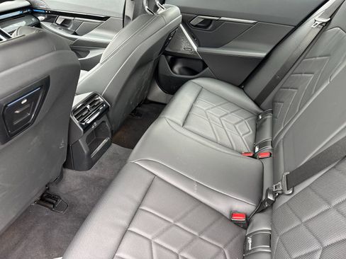 Used 2025 BMW 530i xDrive image 11