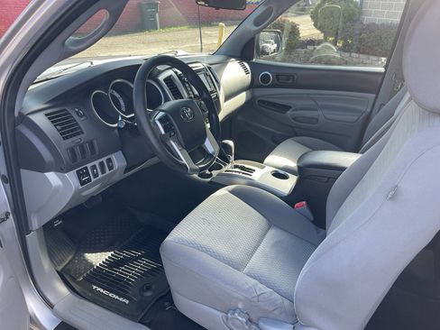 Used 2014 Toyota Tacoma 4x4 Access Cab image 26