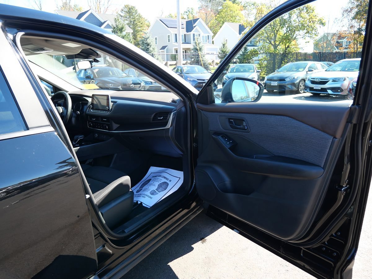 Used 2023 Nissan Rogue S AWD/4WD image 20