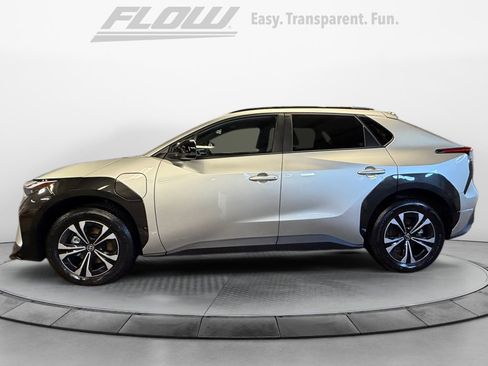 Used 2023 Toyota bZ4X XLE w/ Weather Package image 5