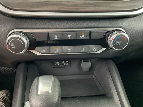 Used 2025 Nissan Altima 2.5 SV FWD image 23