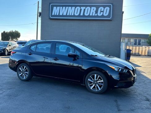 Used 2021 Nissan Versa SV FWD image 1