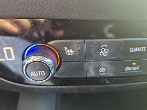 Used 2020 Buick Enclave Essence w/ Sound and Sites Package image 25