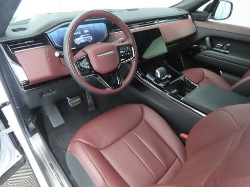 Used 2025 Land Rover Range Rover Sport Autobiography image 9