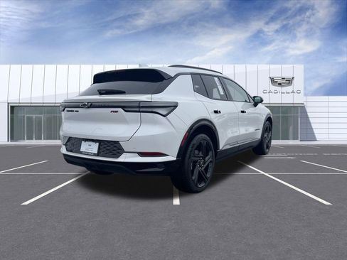 Used 2024 Chevrolet Equinox EV RS image 8