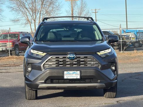 Used 2022 Toyota RAV4 Limited image 10