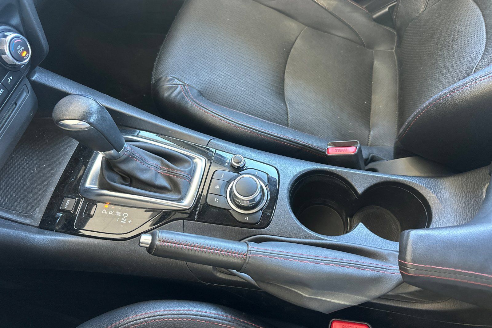 Used 2014 MAZDA MAZDA3 s Grand Touring FWD image 32