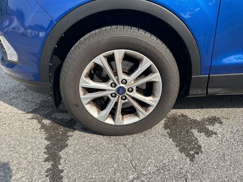 Used 2017 Ford Escape SE AWD/4WD image 12