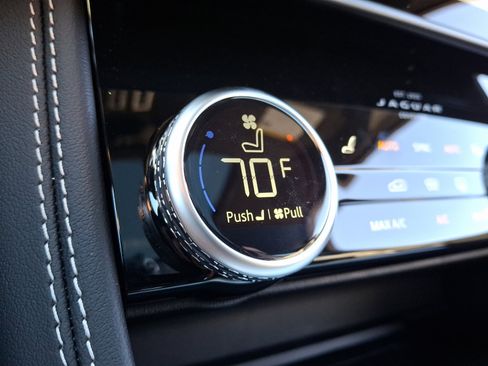 New 2026 Jaguar F-PACE R-Dynamic S image 19