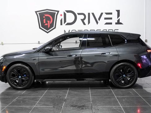 Used 2024 BMW iX xDrive50 w/ Sport Package AWD/4WD image 12