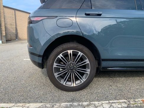 Used 2025 Land Rover Range Rover Evoque Dynamic SE image 10