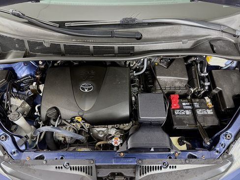 Certified 2020 Toyota Sienna L FWD image 30
