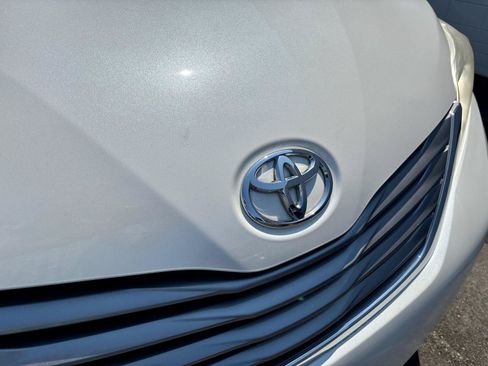 Used 2017 Toyota Sienna XLE w/ XLE Navigation Package FWD image 36