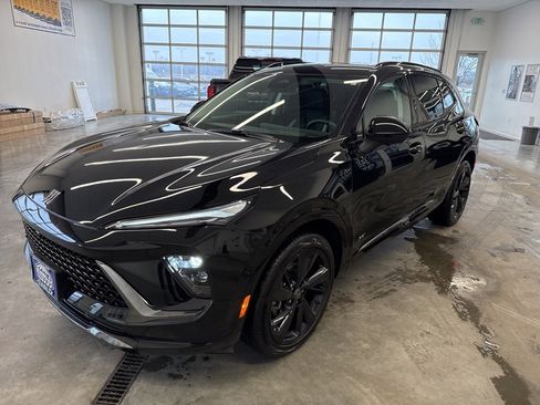 Certified 2025 Buick Envision Sport Touring image 27