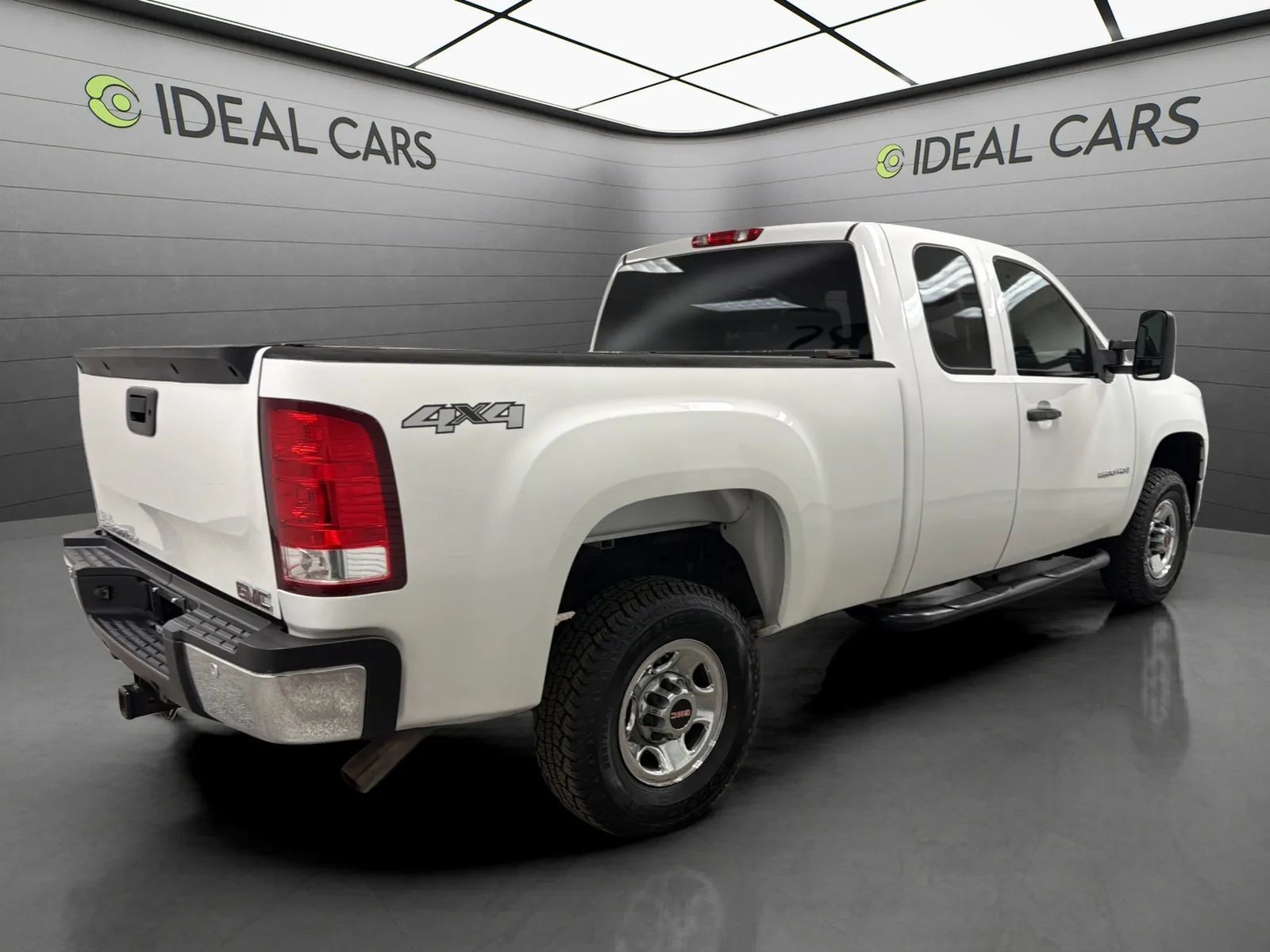 Used 2008 GMC Sierra 2500 SLE w/ Convenience Package AWD/4WD image 5