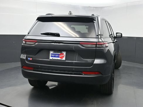 Used 2024 Jeep Grand Cherokee Altitude AWD/4WD image 42