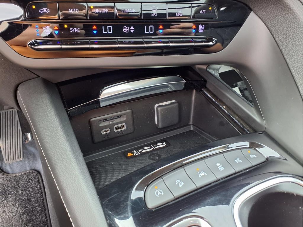 Certified 2023 Buick Envision Avenir AWD/4WD image 7