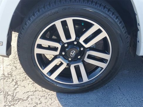 Used 2024 Toyota 4Runner Limited image 4