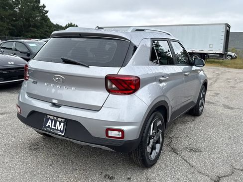 New 2026 Hyundai Venue SEL image 5