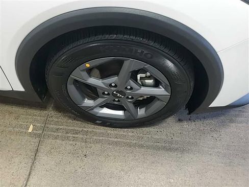 Used 2025 Kia K4 LXS image 13