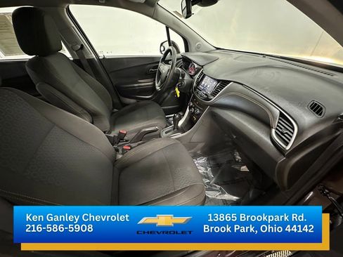 Used 2020 Chevrolet Trax LS AWD/4WD image 23