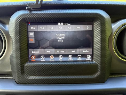 Used 2022 Jeep Wrangler Unlimited Sport image 25