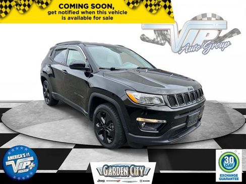 Used 2018 Jeep Compass Latitude w/ Popular Equipment Group AWD/4WD image 1