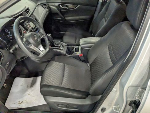 Used 2017 Nissan Rogue SV image 25