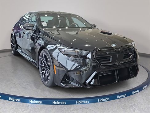 New 2026 BMW M5 Base w/ Carbon Package image 3
