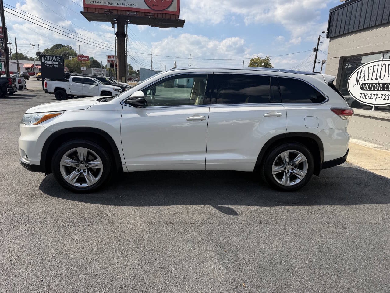 Used 2015 Toyota Highlander Limited Platinum AWD/4WD image 3