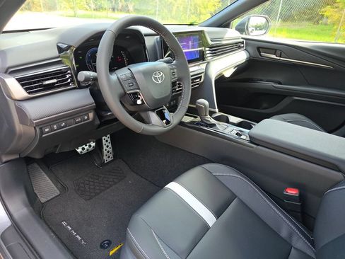 Used 2026 Toyota Camry SE w/ Convenience Package FWD image 25