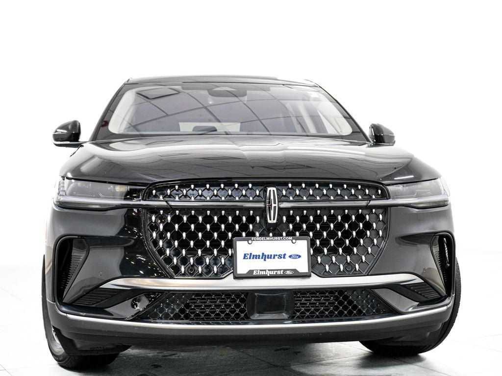 Used 2025 Lincoln Nautilus Premier AWD/4WD image 3