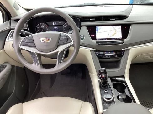 Used 2025 Cadillac XT5 Premium Luxury w/ LPO, Floor Liner Package AWD/4WD image 27