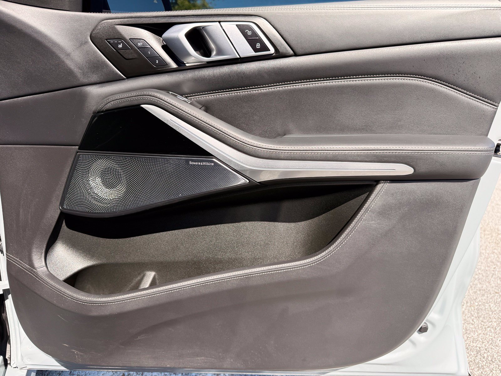 Used 2024 BMW ALPINA XB7 AWD/4WD image 45