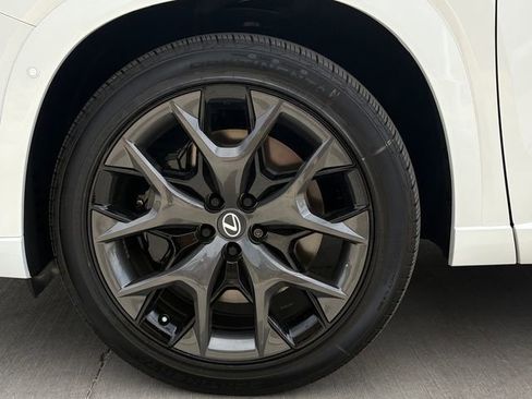 New 2026 Lexus TX 500h AWD image 10