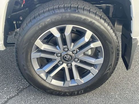 Used 2025 Toyota 4Runner Limited AWD/4WD image 5