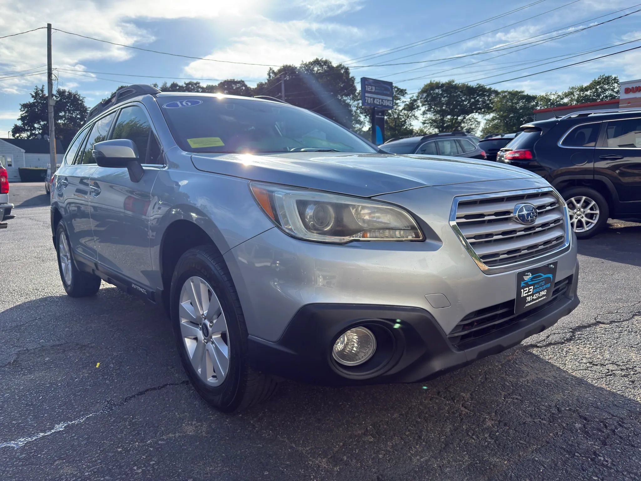 Used 2016 Subaru Outback 2.5i Premium AWD/4WD image 1
