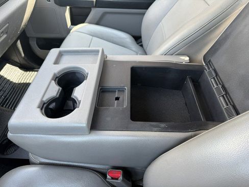 Used 2017 Ford F550 2WD Regular Cab Super Duty image 24